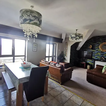Palm Cove Luxurious Sea View Balcony Free Wifi Netflix Sleeps 5 * Bundoran