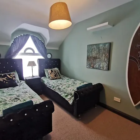 Palm Cove Luxurious Sea View Balcony Free Wifi Netflix Sleeps 5 Apartman Bundoran