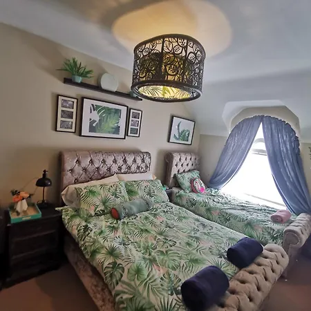 شقة Palm Cove Luxurious Sea View Balcony Free Wifi Netflix Sleeps 5 *