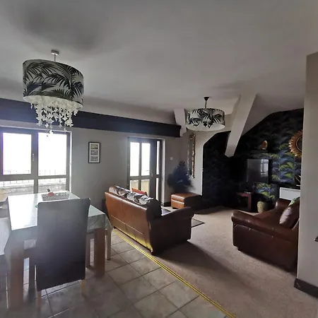 Apartment Palm Cove Luxurious Sea View Balcony Free Wifi Netflix Sleeps 5