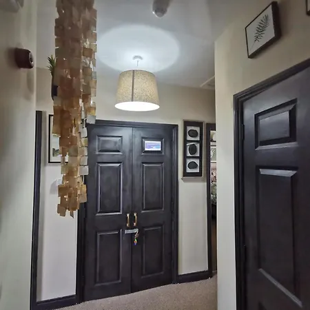 Palm Cove Luxurious Sea View Balcony Free Wifi Netflix Sleeps 5 بوندوران