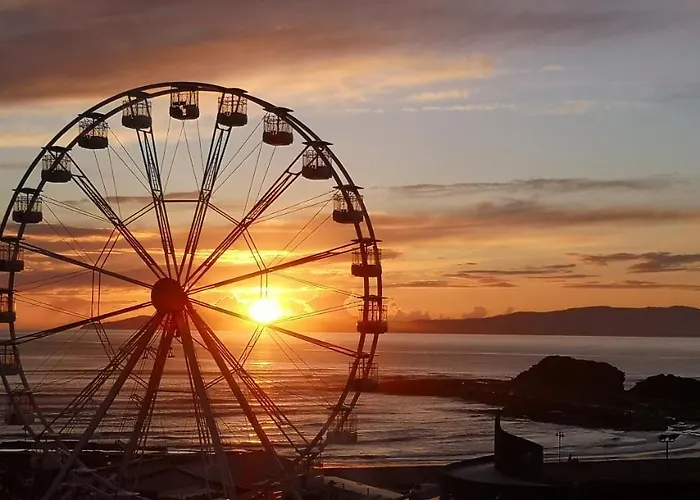 Palm Cove Luxurious Sea View Balcony Free Wifi Netflix Sleeps 5 * בונדוראן